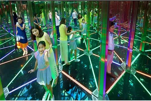 Mirror Maze 520x350px